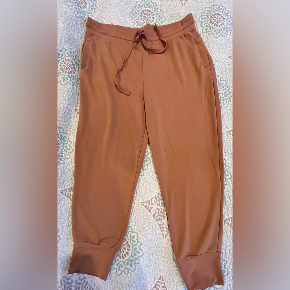 Fabletics women’s joggers, Xlg